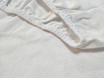 „Baltas sapnas“ neperšlampanti paklodė su guma