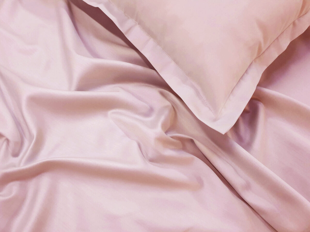 PELENŲ ROŽINIS satinas 01