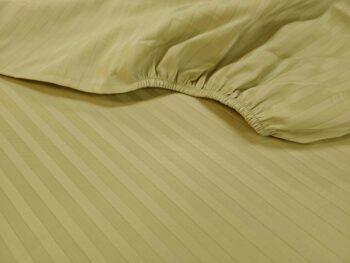 „Alyvuogių eilės“ juostuoto satino paklodė su guma