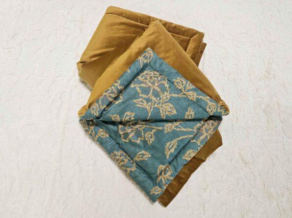 Veliūrinis pledas „Miško virpesiai“